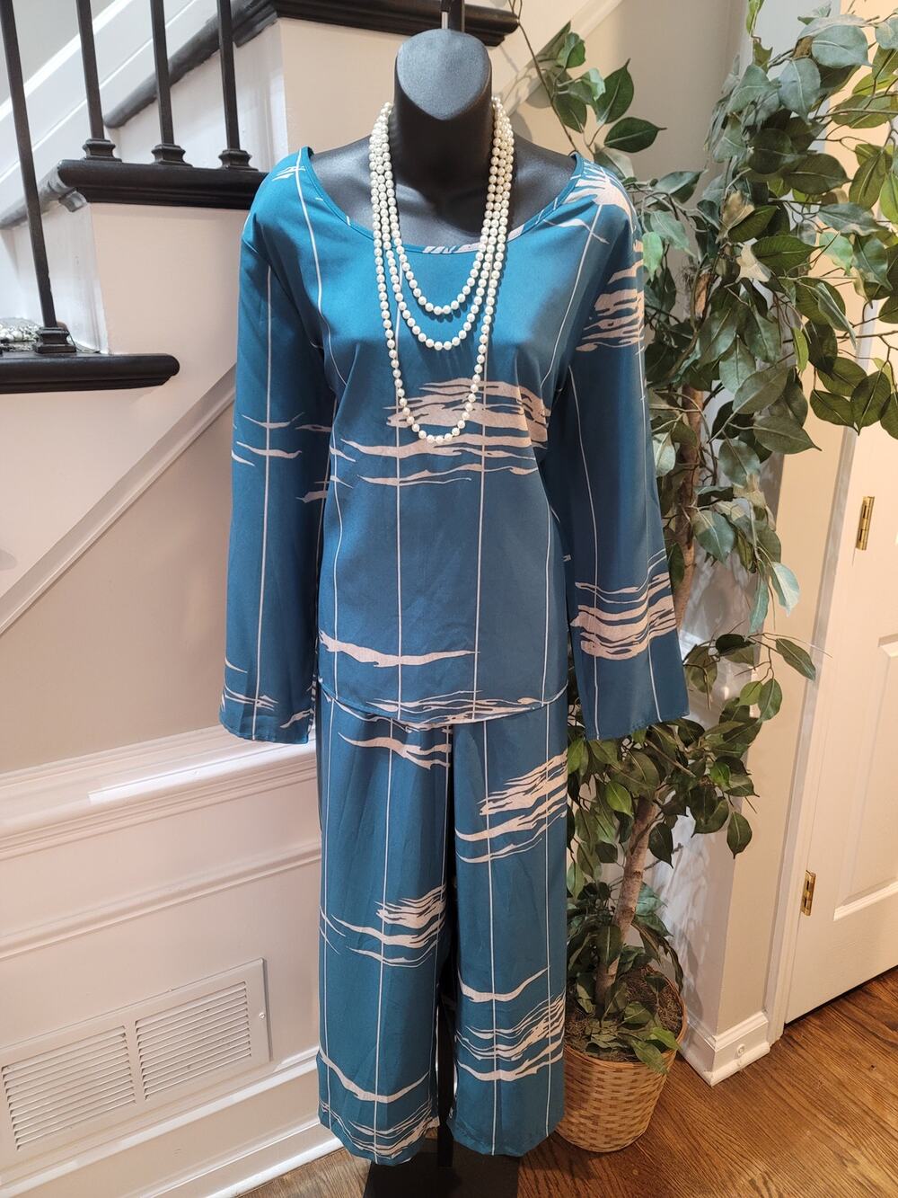 Co-Ord Set Women's Size XL Teal Blue Abstract Pleated Long Sleeve Boat Neck